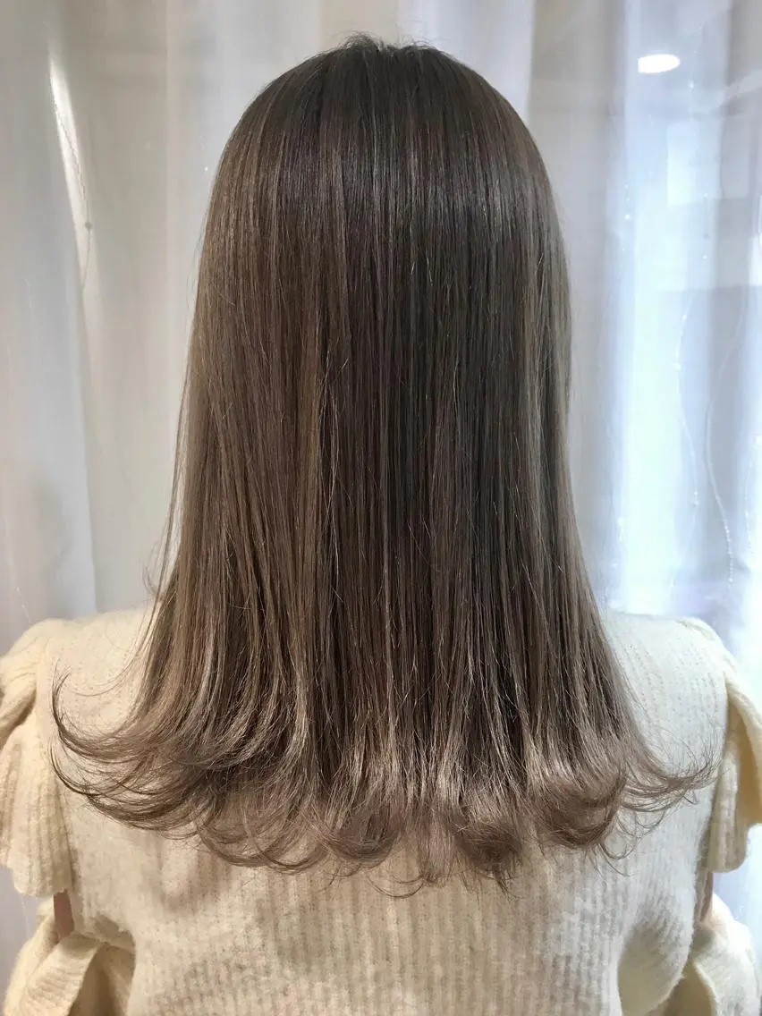 ミディアム カット ヘアカラー トリートメント 艶髪カラー&ウルフ フルカワ ヒロズミのヘアスタイル
