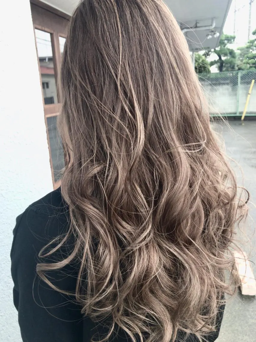ロング カラー レイヤーカット匠 イソザキノリユキのヘアスタイル