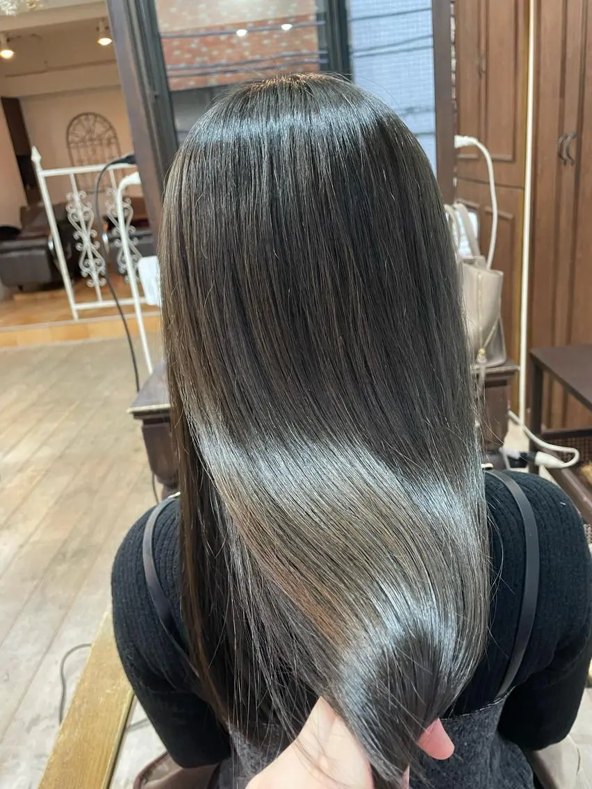 ロング カラー アッシュ オレンジ 髪質改善☁️ ユイのヘアスタイル