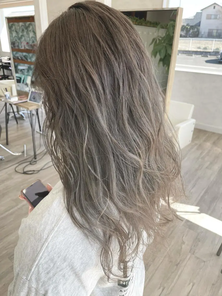 セミロング カット ヘアカラー 國井 瑞貴のヘアスタイル