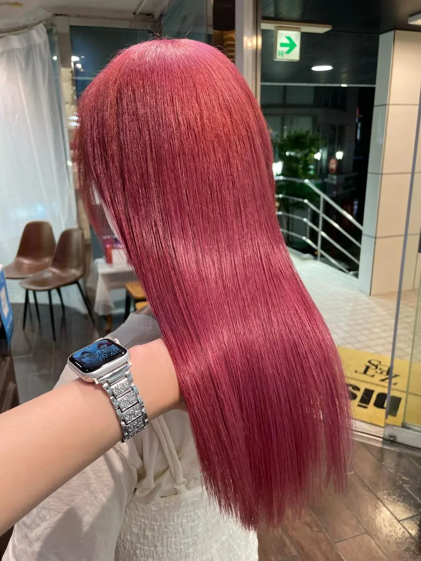 セミロング カラー ピンクカラー aya/小顔レイヤー /柔らかカラーのヘアスタイル