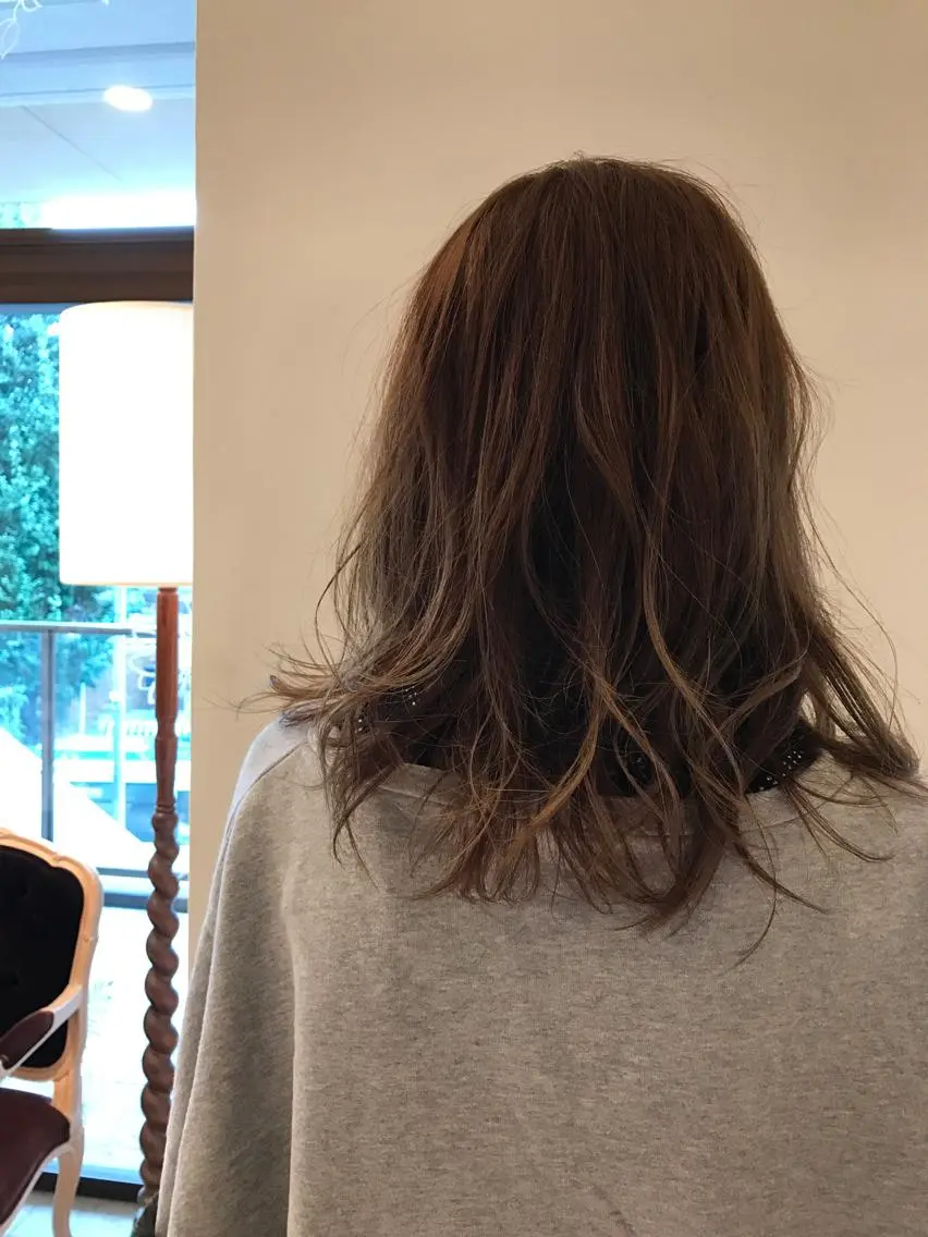 ロング カラー ヘアアレンジ 安藤 沙妃のヘアスタイル