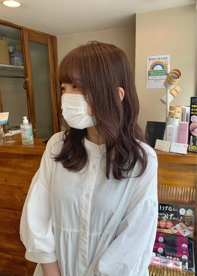 ミディアム カラー ベージュカラー ブリーチ ブラウンカラー ブラウンベージュ ブリーチなしカラー カット ヘアカラー トリートメント 矢野 晃平のヘアスタイル