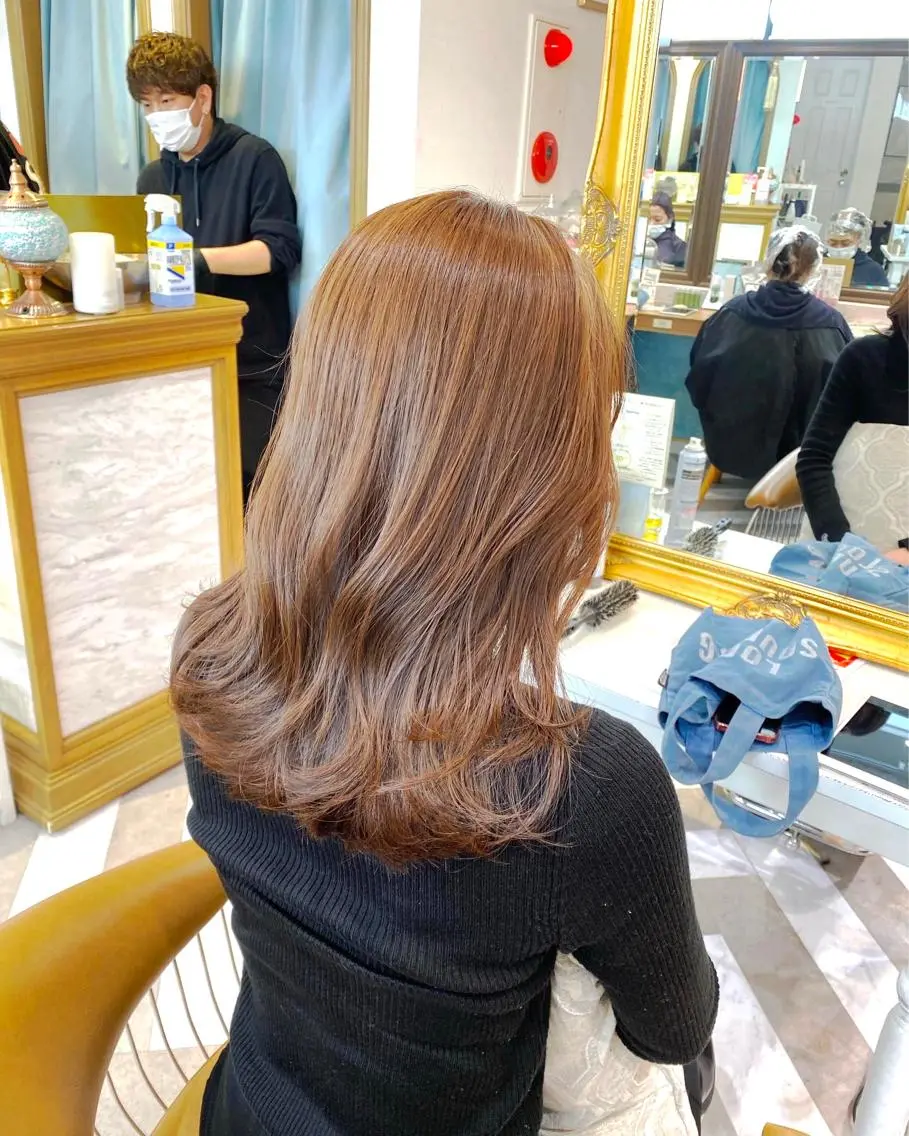 ミディアム カット ヘアカラー トリートメント レイヤーカット /透明感カラー西田のヘアスタイル
