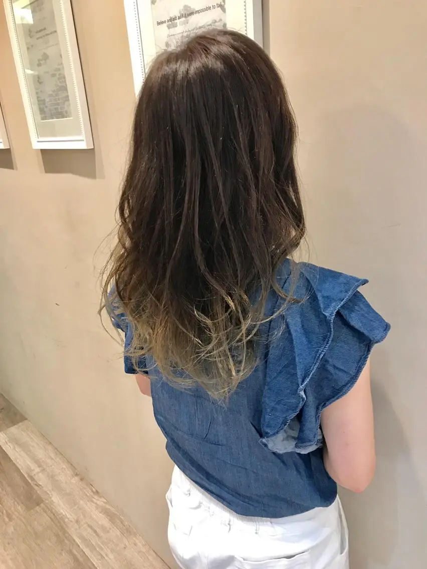 ロング カラー グラデーションカラー 神野 雅樹のヘアスタイル