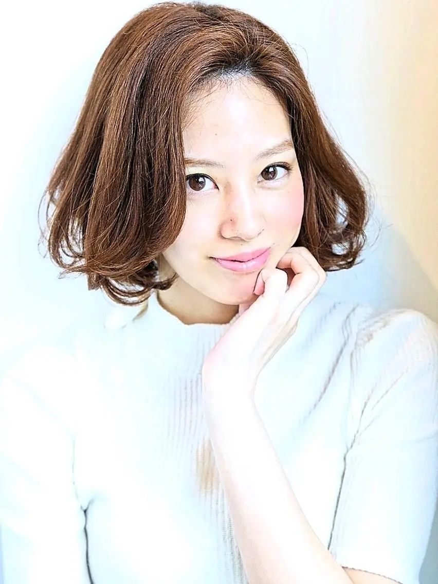 ミディアム パーマ 小顔カット カット ヘアカラー トリートメント ヘッドスパ flencia 丸 和博|カットのヘアスタイル