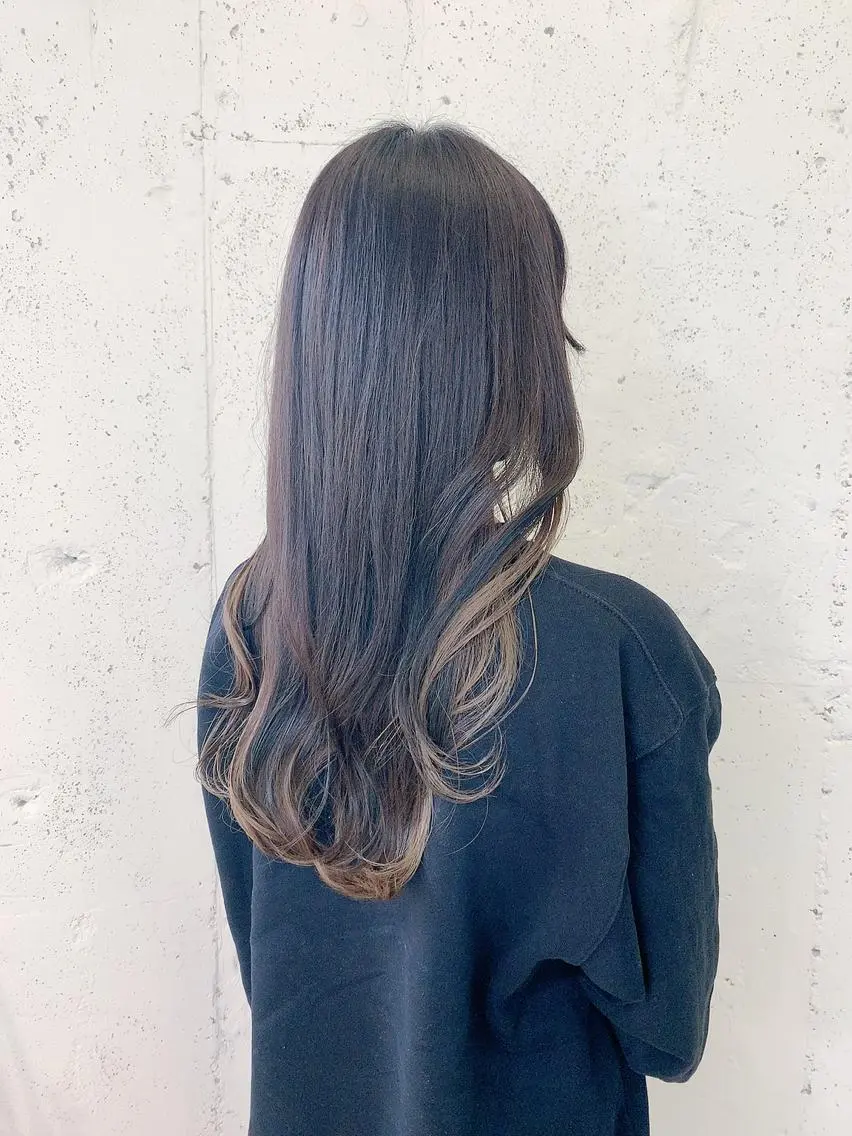 ロング カラー 透明感ハイトーン🦄 キラ🌈のヘアスタイル