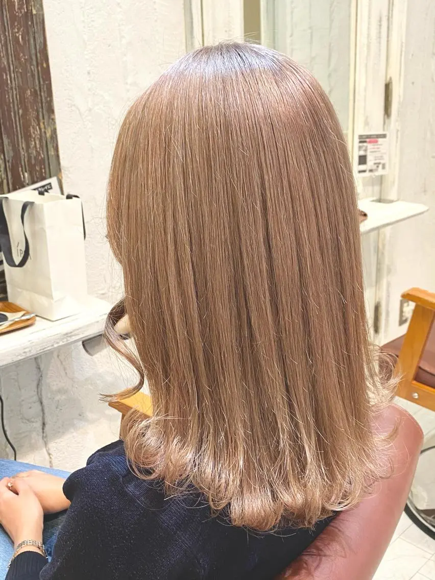 セミロング カラー ブリーチ koheiのヘアスタイル