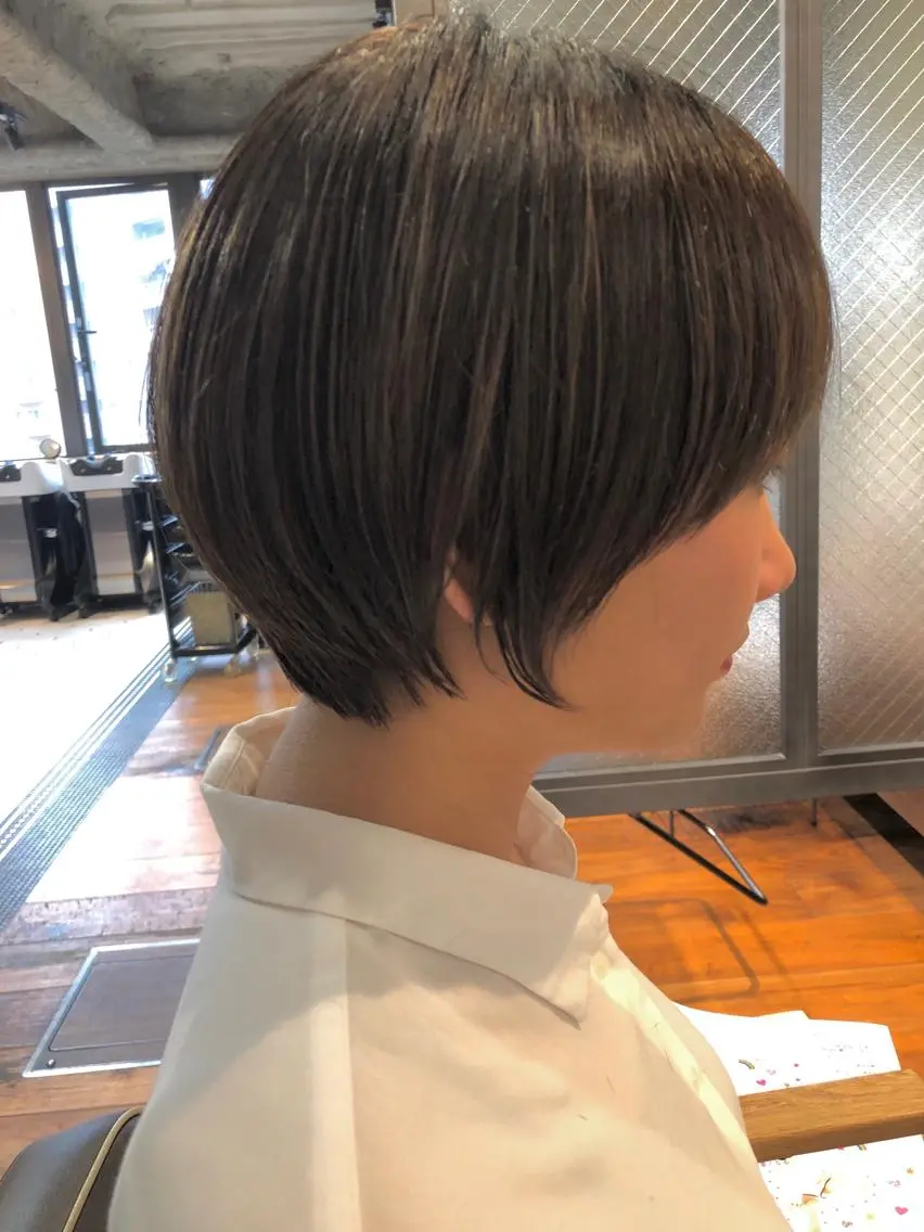 ショート カラー 透明感カラー ショートヘア カット ヘアカラー トリートメント 上品な大人レイヤー 🍀渋谷🍀濱口敬太のヘアスタイル
