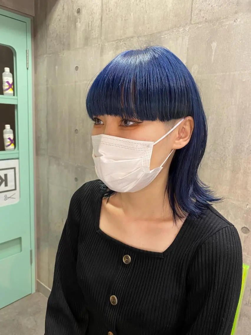 ミディアム カラー ブルーカラー ネイビーカラー ウルフカット 艶髪サラサラカラー 🌈前原健吾のヘアスタイル