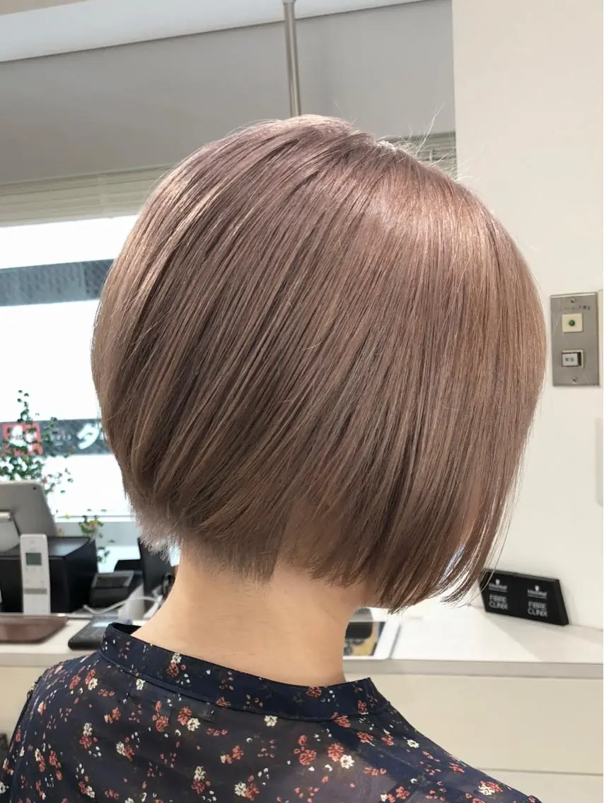 ショート カラー 🌙HIZUKI🌙 ハイトーン 艶髪のヘアスタイル