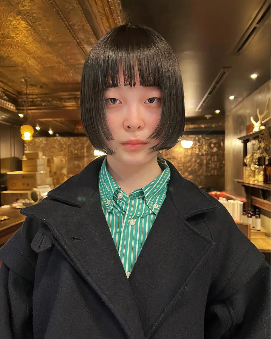 ミディアム カラー 顔まわりレイヤー レイヤーカット 圧倒的デザイン力 店長🎨RENAのヘアスタイル