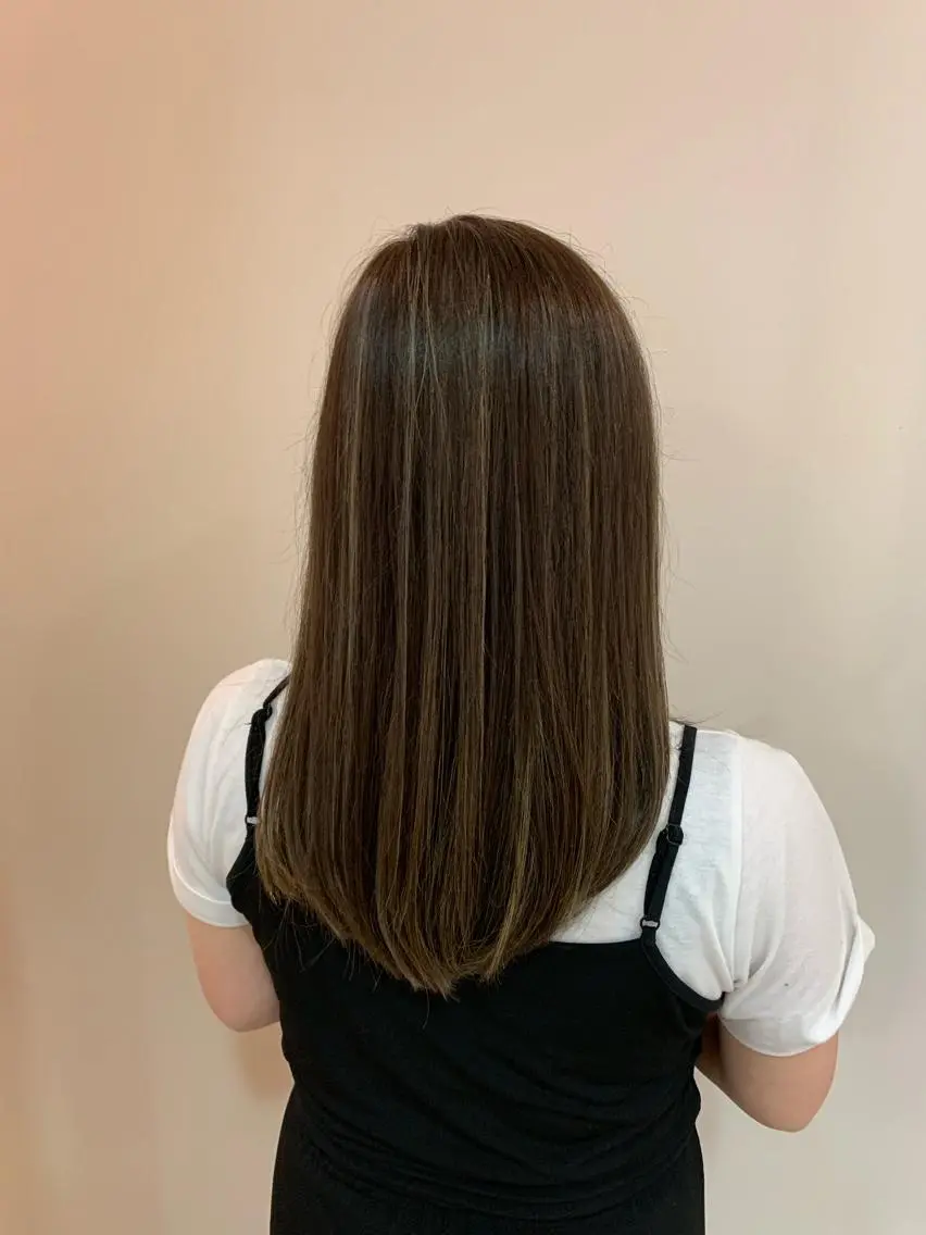 セミロング カラー ハイライトカラー ハイライト 顔まわりカット✄ ベージュカラー🧸のヘアスタイル