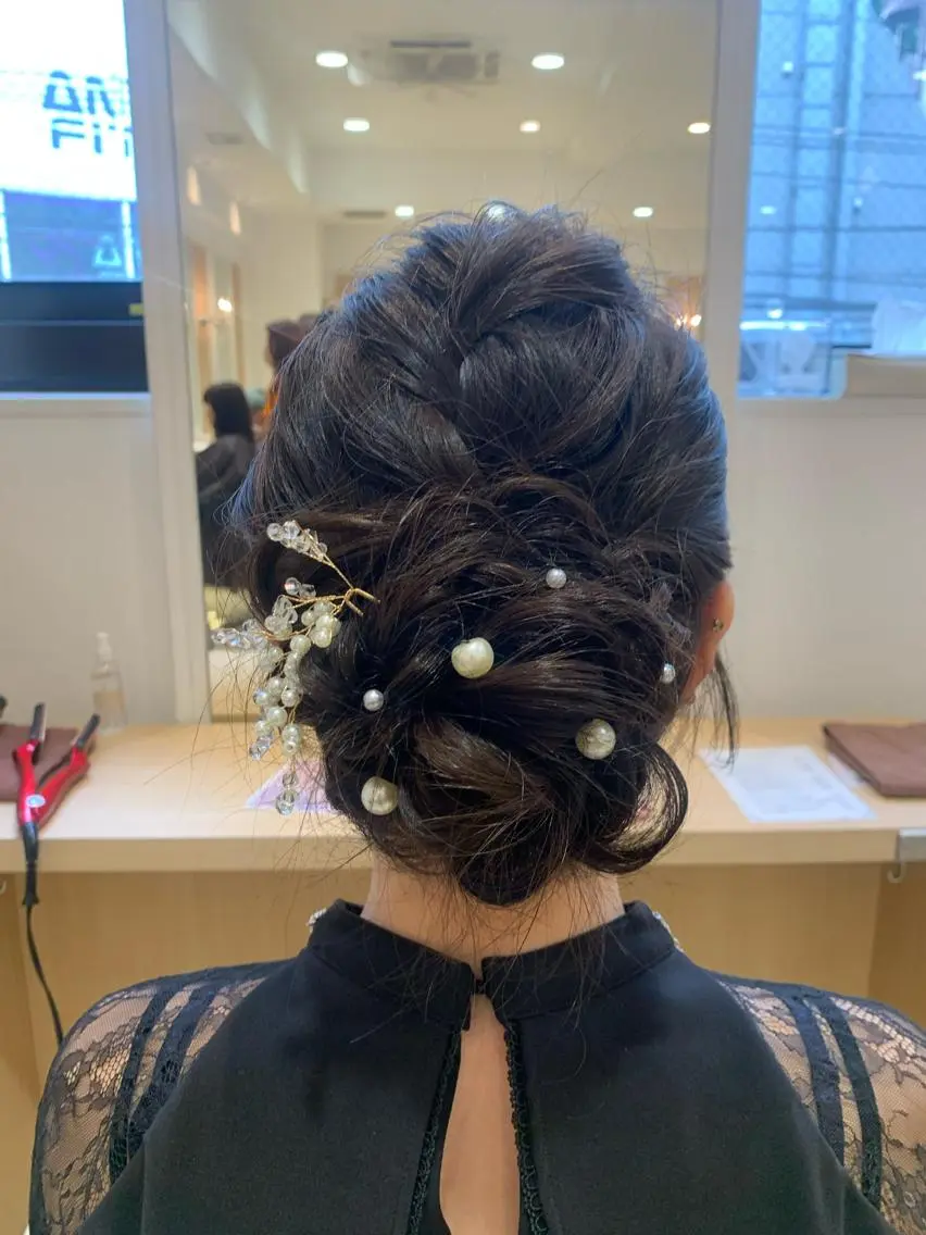 ロング カラー ヘアアレンジ ヘアセット ミドウチ アヤカのヘアスタイル
