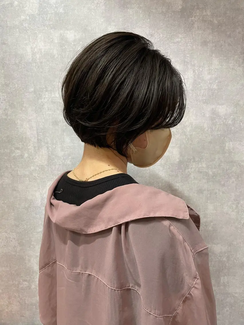 ショート 切りっぱなしボブ ショートボブ ハンサムショート 丸みショート アッシュ モテ髪/ボブ/ショー ト/アダチフウトのヘアスタイル