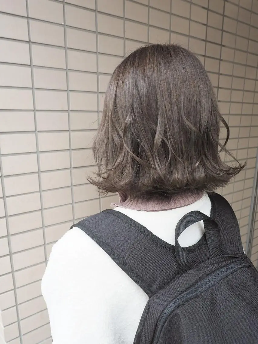 カラー ミディアム ベージュカラー フォギーベージュ キノシタ ナオユキのヘアスタイル