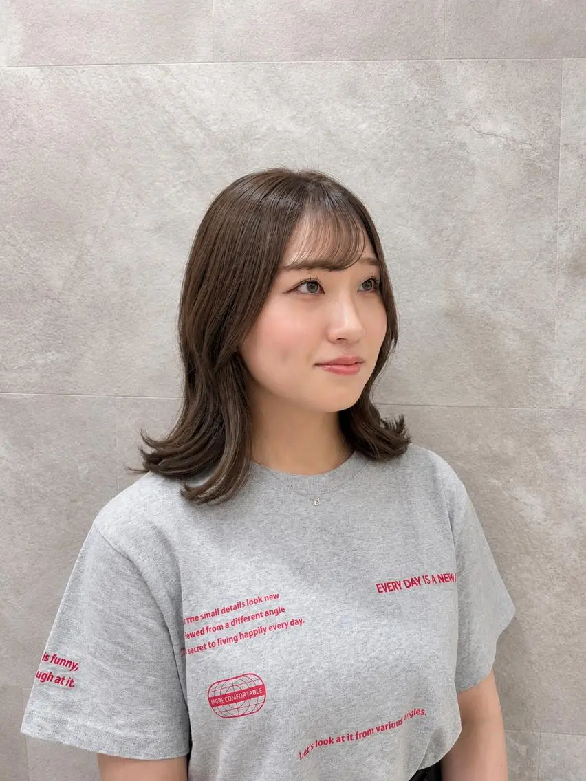 セミロング 韓国ヘアケアブリーチ 莉奈のヘアスタイル