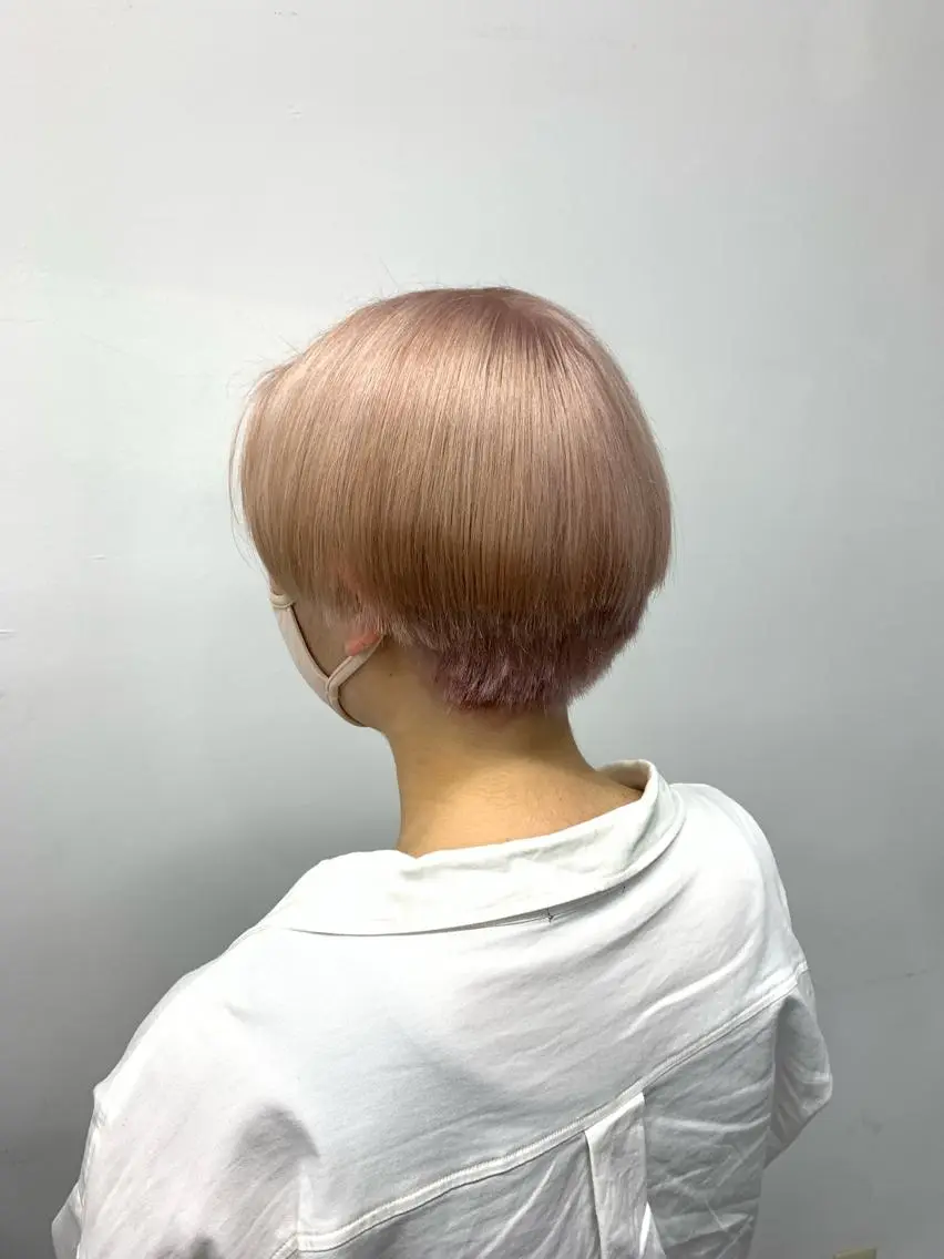 ショート カラー ブリーチ ピンクカラー メンズパーマ特化 TAIGAのヘアスタイル