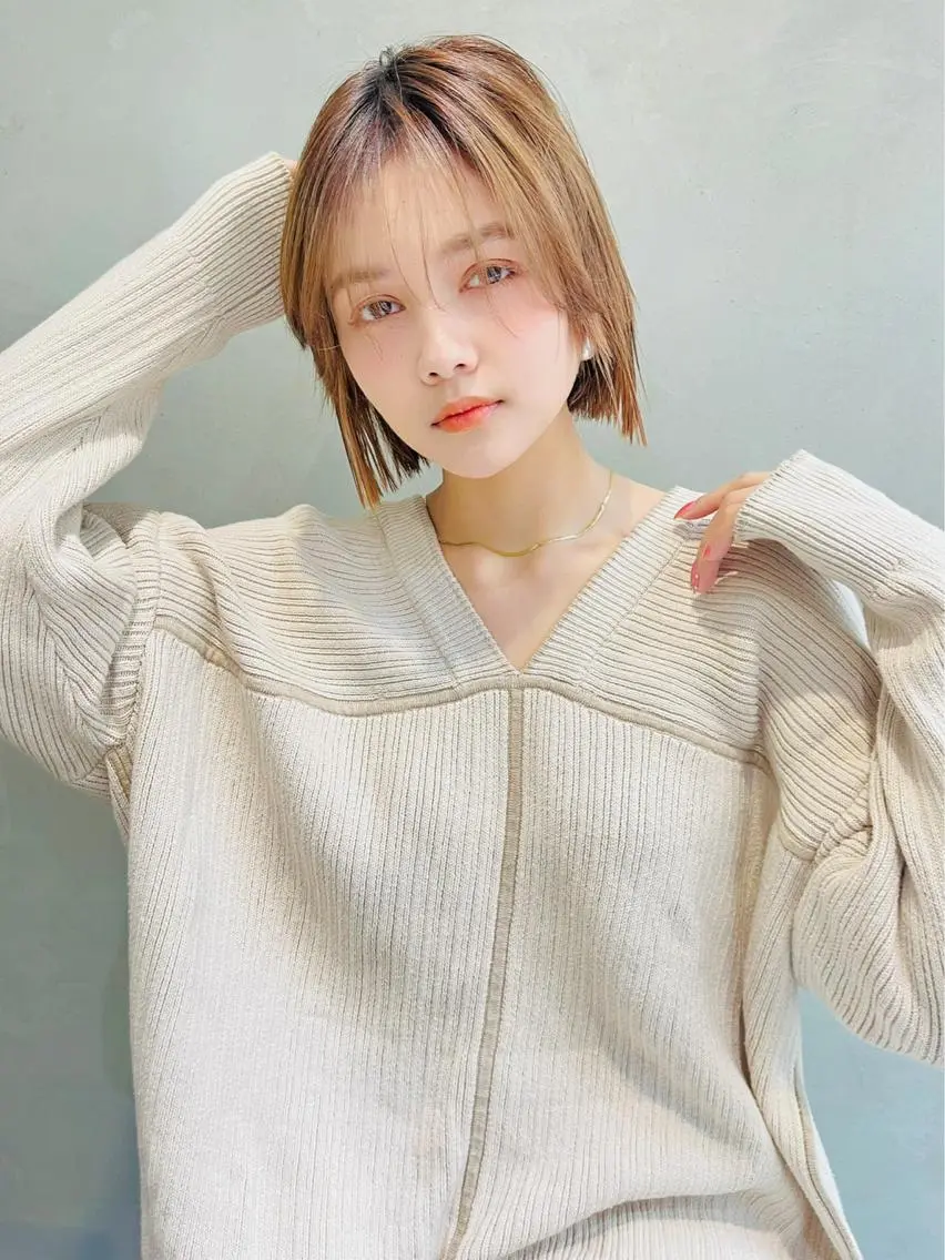 ショート カラー ベージュカラー ミルクティーベージュ ボブ KAREN🕊️ 大宮美容室のヘアスタイル