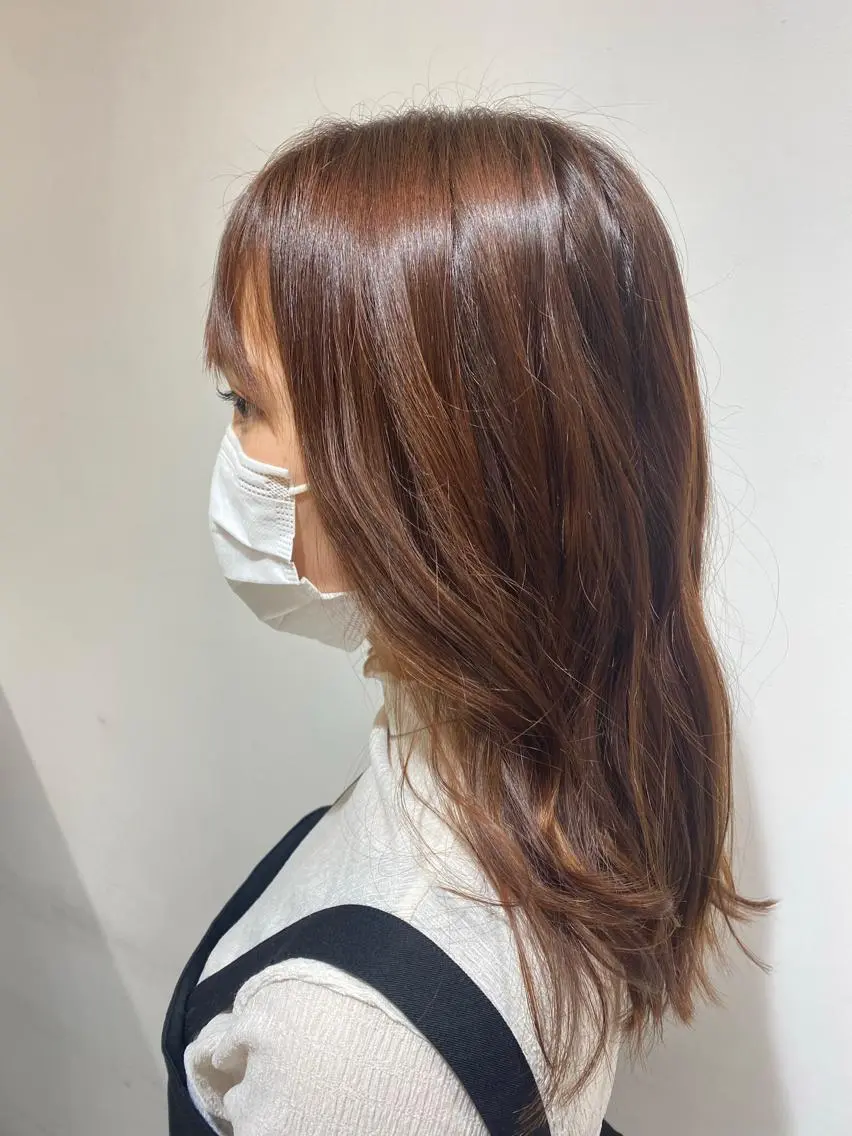 ロング カラー 塩崎 絢世のヘアスタイル
