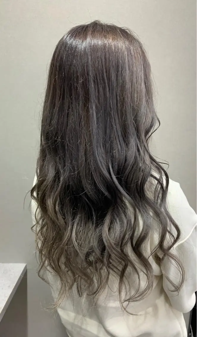 ロング カラー シルバー 外国人風カラー 浦野 剛志のヘアスタイル