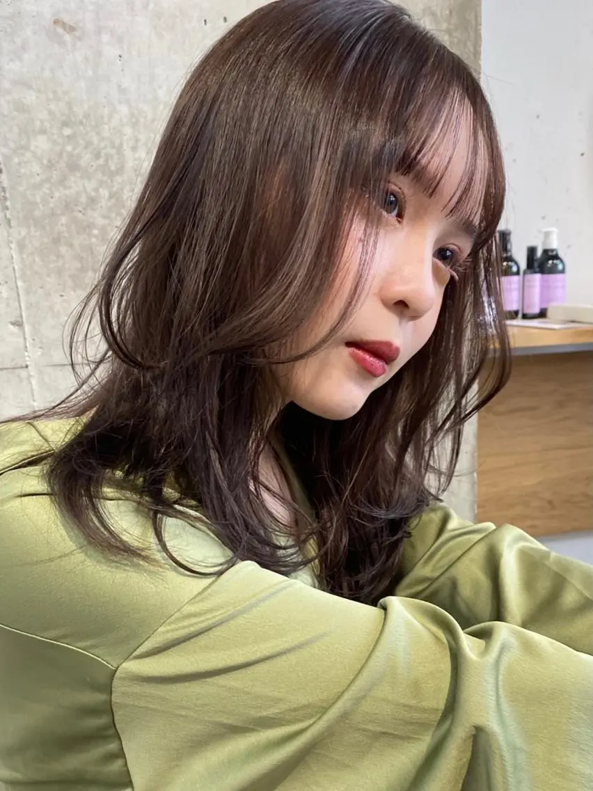 セミロング カラー ヘアアレンジ ミストバング ベージュカラー ブリーチ ブロンド ケアブリーチ カット ヘアカラー トリートメント 福岡似合わせレイヤー /ウルフ/ハイトーンのヘアスタイル