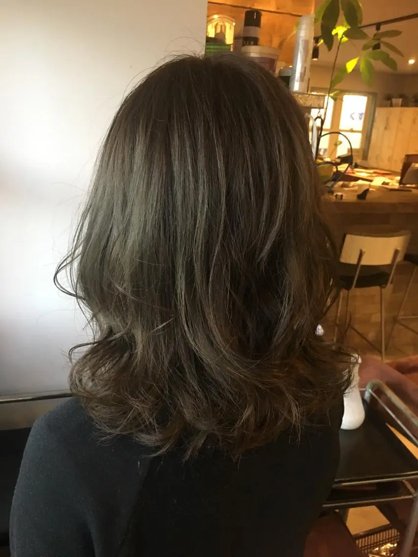 セミロング カラー アッシュ ブリーチ ブリーチなしカラー ハイトーン×髪質改善 KENTAのヘアスタイル