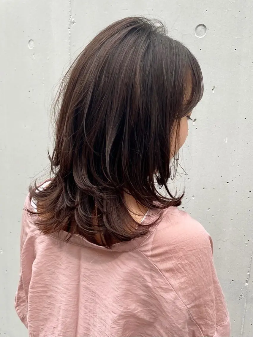 ミディアム カラー レイヤーカット ミディアムヘア🌼 さきのヘアスタイル