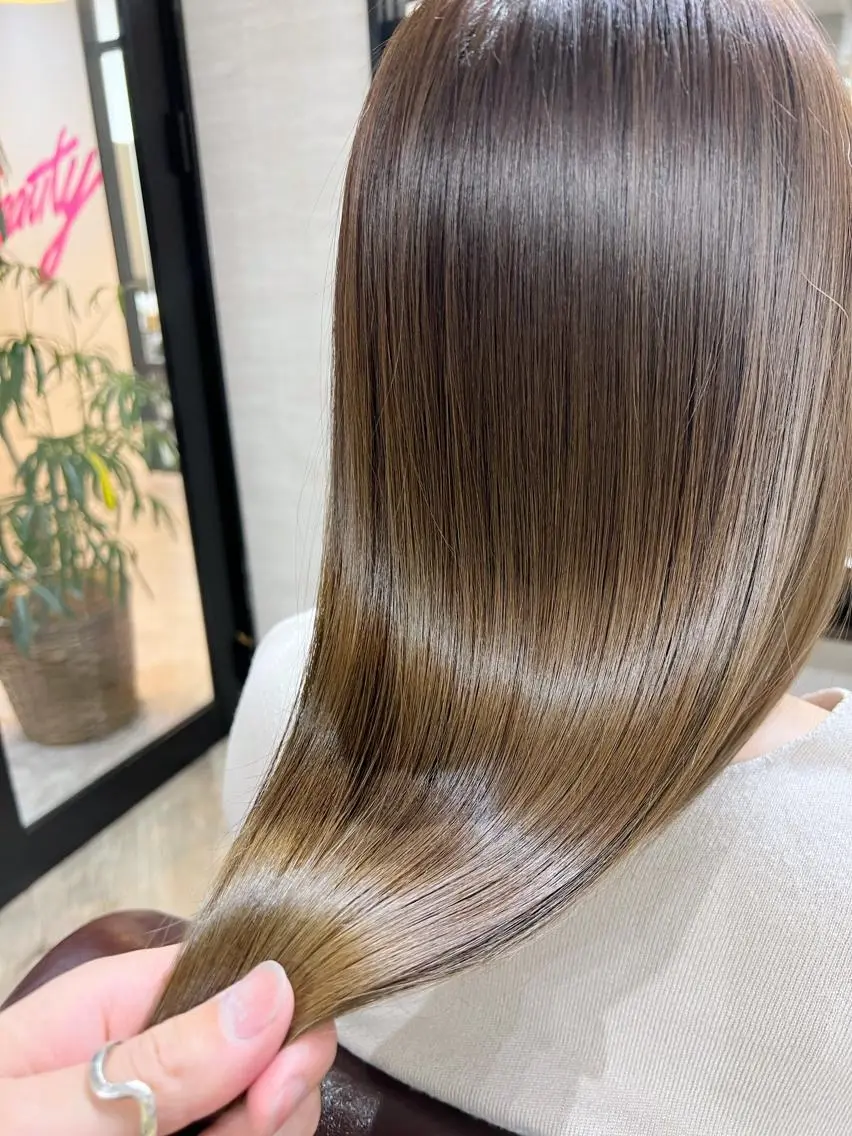 セミロング カラー 髪質改善 トリートメント ヘアカラー トリートメント 縮毛矯正×髪質改善 店長　DAITOのヘアスタイル