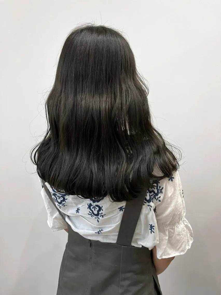 セミロング カラー ヘアアレンジ アッシュ ベージュカラー カット ヘアカラー トリートメント 🥀暖色韓国ヘア💕 保科侑花のヘアスタイル