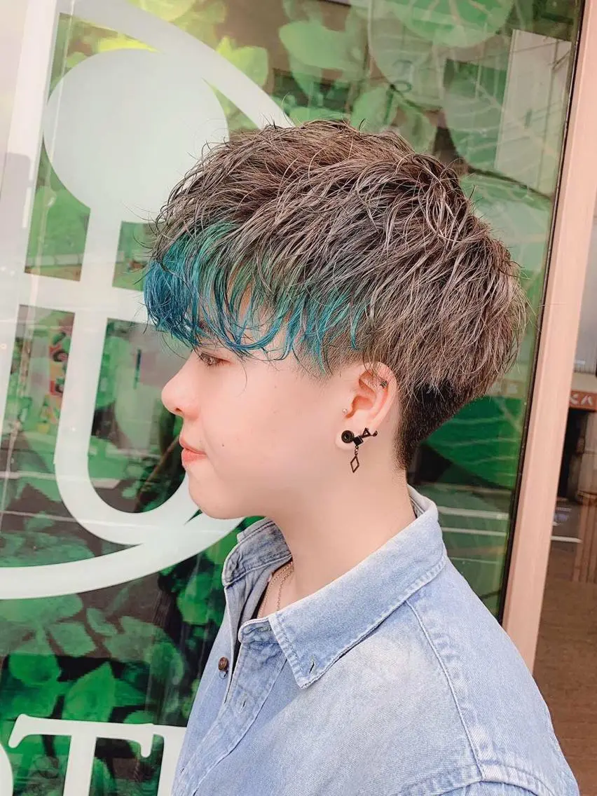 ショート カラー 髪質改善×潤艶カラー ⭐️岡田崇彰のヘアスタイル