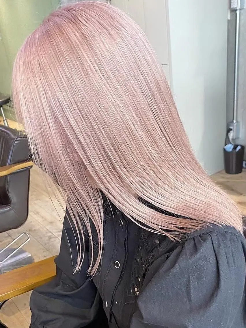 ロング カラー ピンクカラー ロング 艶髪ハイトーン✨ 🩷AMI🩷のヘアスタイル