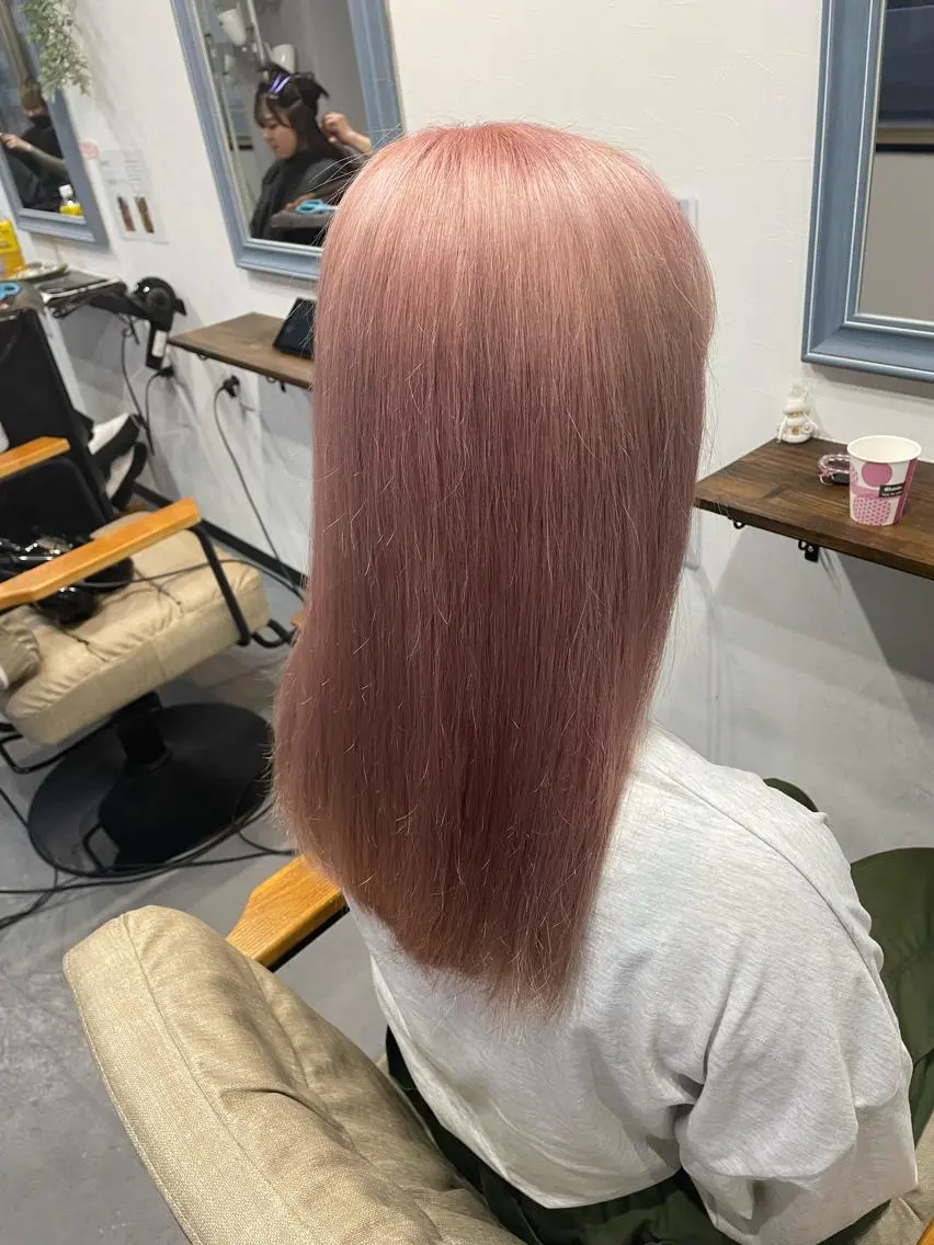 セミロング シンプル 美容室のヘアスタイル
