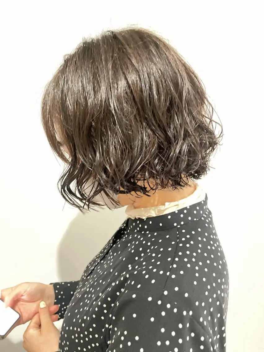 ショート ボブ 外ハネヘア ボブ/縮毛/レイヤー モトナリのヘアスタイル