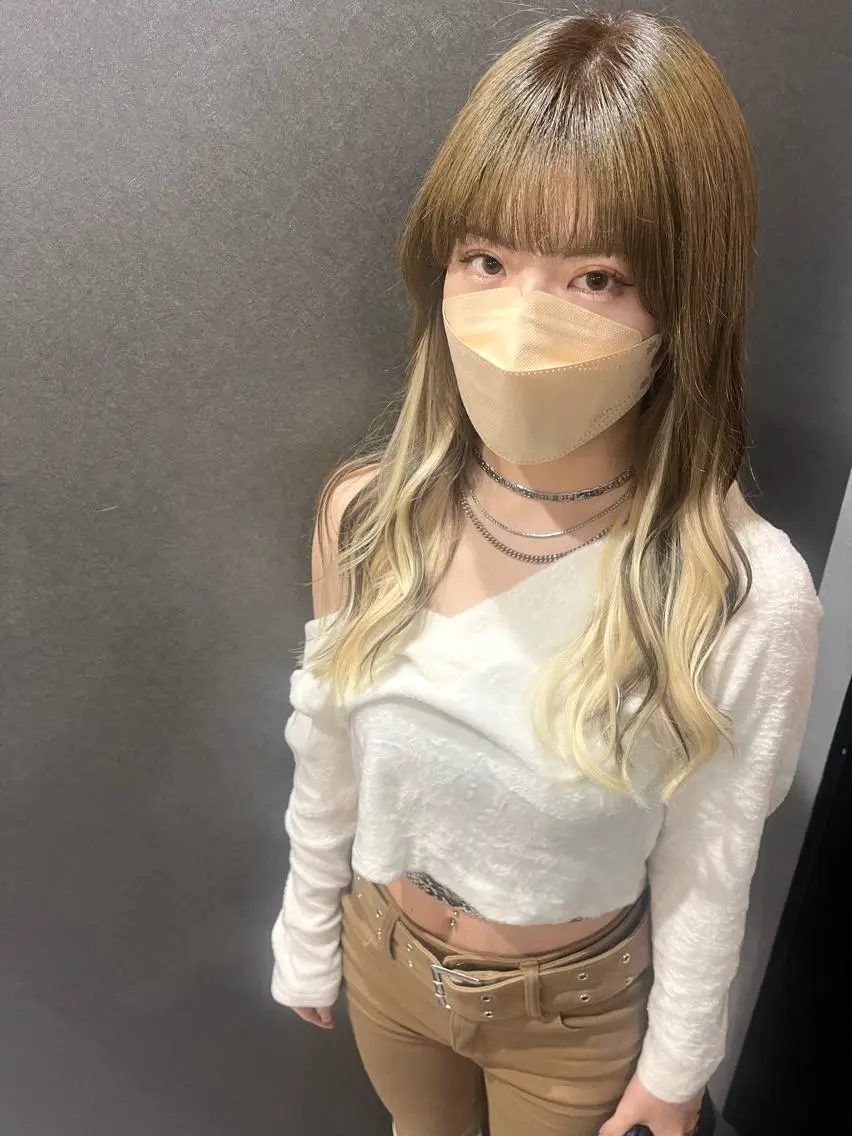 ロング 川尻 詩織のヘアスタイル