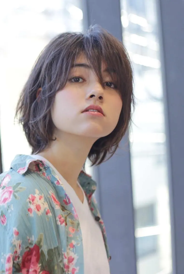 ミディアム 宮内 真乃のヘアスタイル