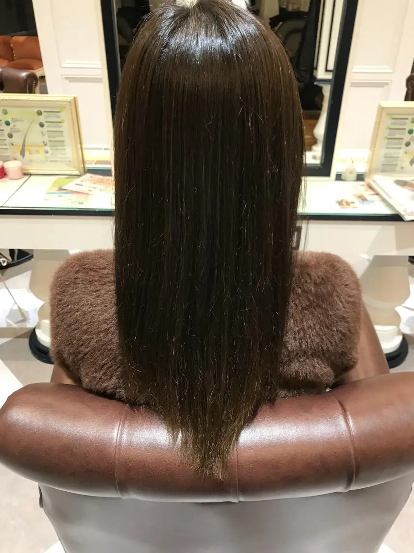 ロング カラー 粟田 めぐみのヘアスタイル