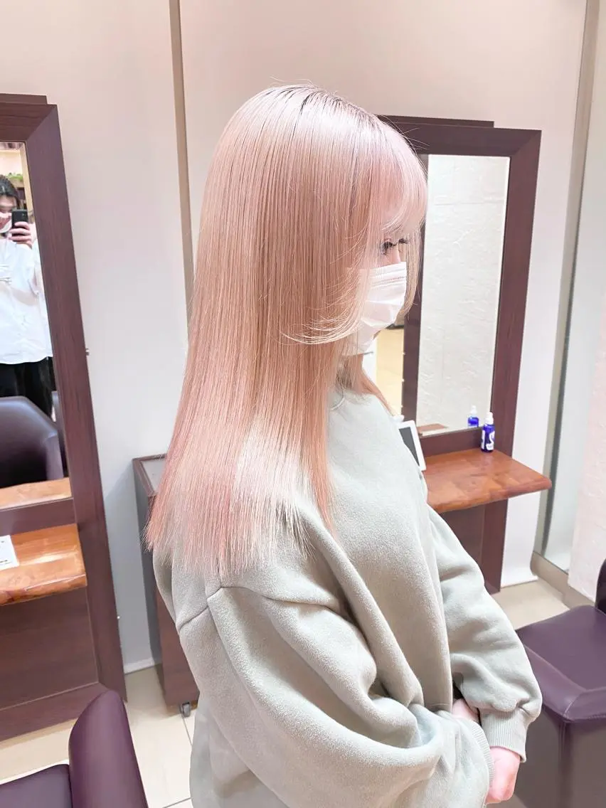 セミロング カラー ベージュカラー ピンクカラー 谷口 優冴のヘアスタイル
