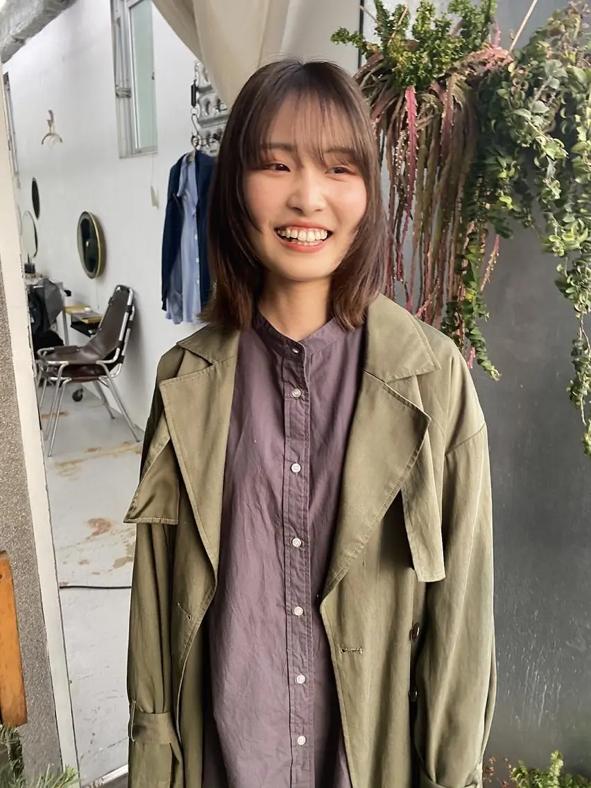 ミディアム カラー カット ヘアカラー トリートメント qiie リタッチ 黒染め　ワンカラーのヘアスタイル