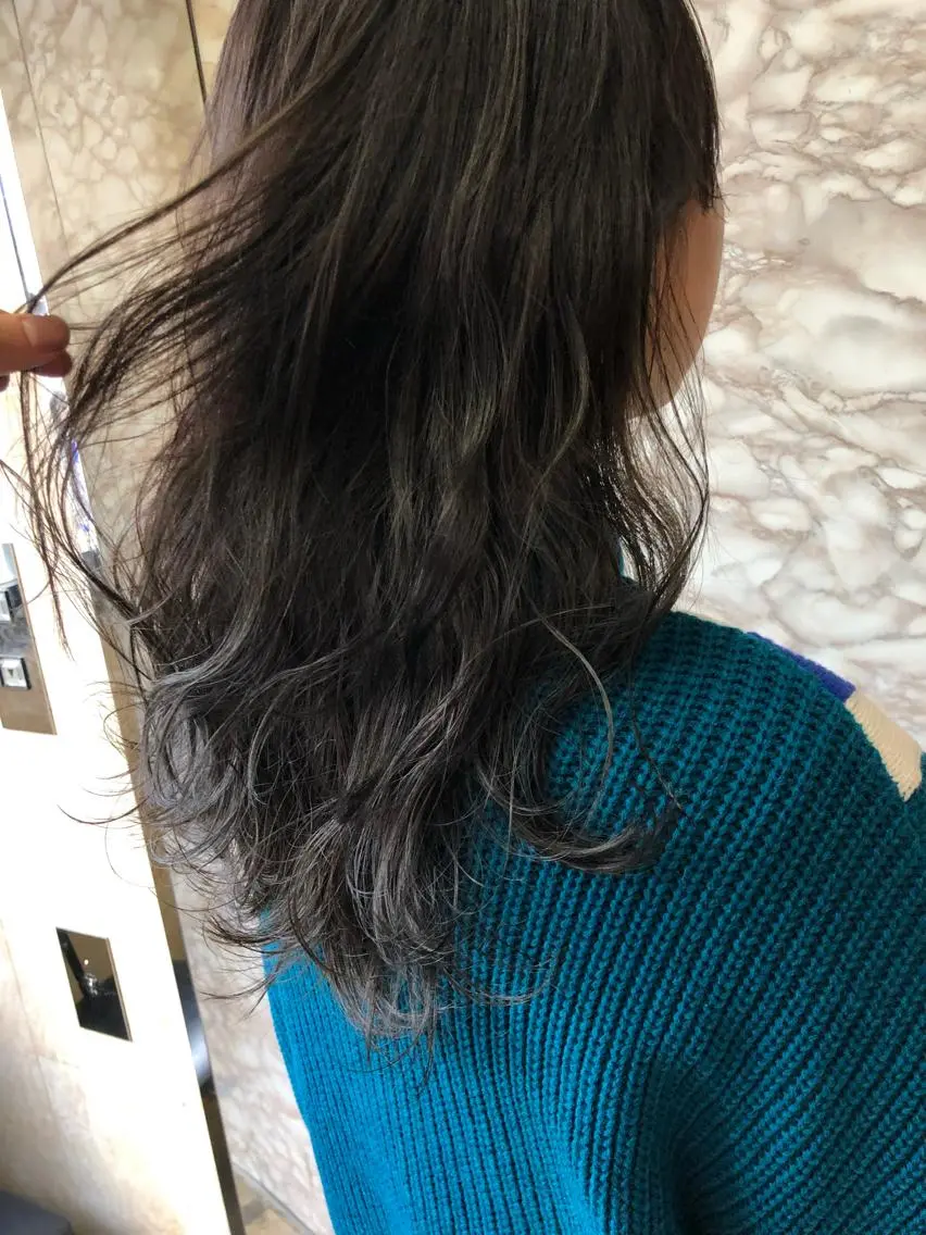 セミロング カラー パーマ ヘアアレンジ グラデーションカラー イルミナカラー カット ヘアカラー トリートメント TOMO GEEKS代表のヘアスタイル