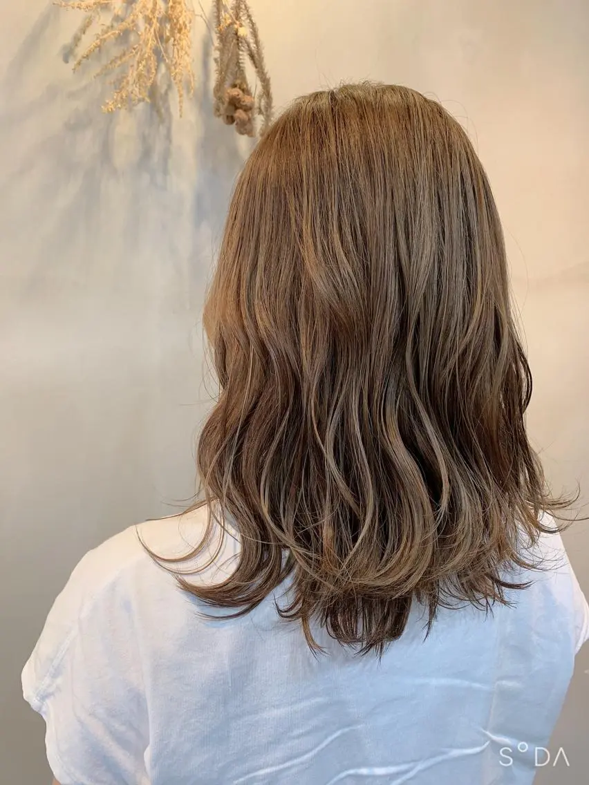 セミロング カット ヘアカラー トリートメント 山本 みきのヘアスタイル