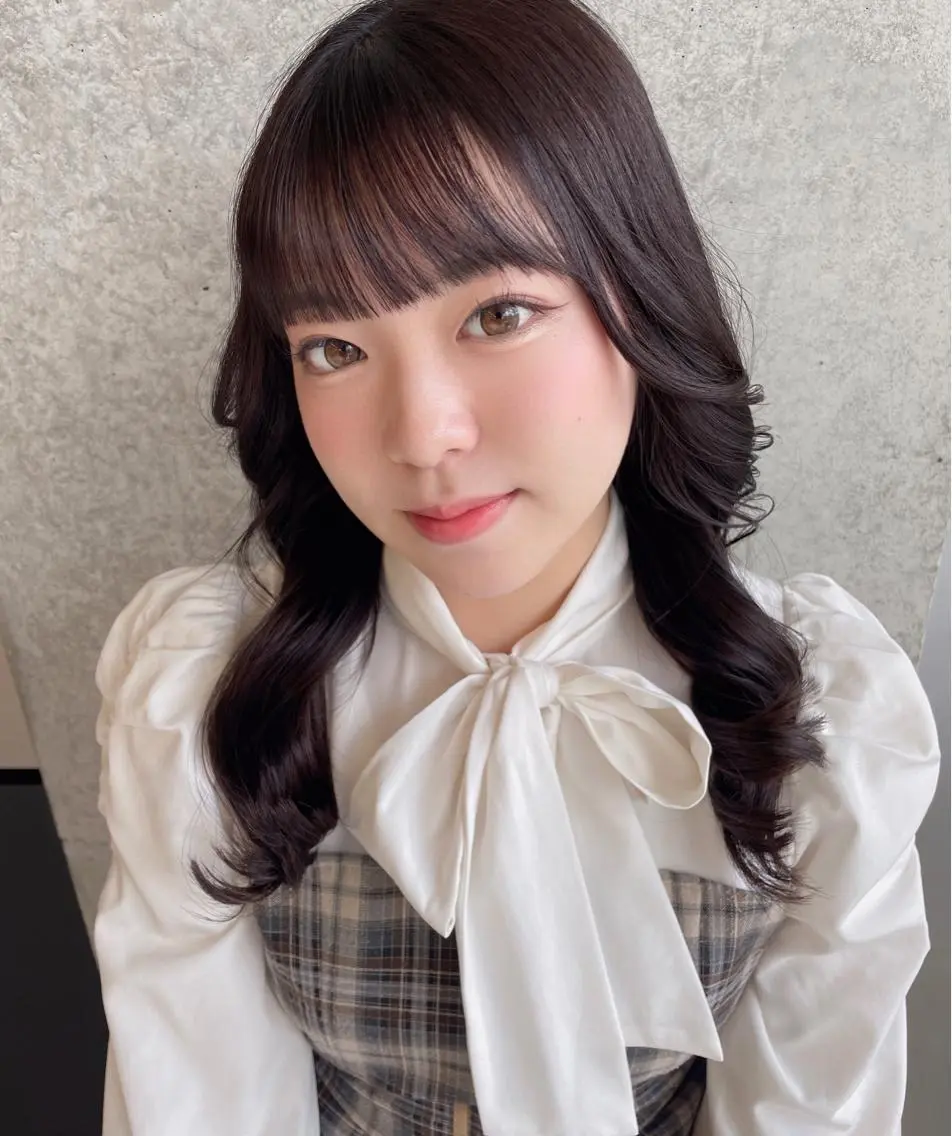 ロング イエローカラー くびれヘア 韓国風ヘア フクダ ジュリのヘアスタイル