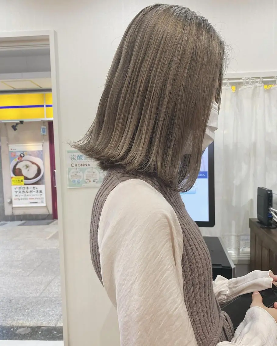ロング ハイライト 韓国風ヘア レイヤーカット 似合わせカット トリートメント 横浜ブリーチムラ直し ハイトーン/ブリーチのヘアスタイル
