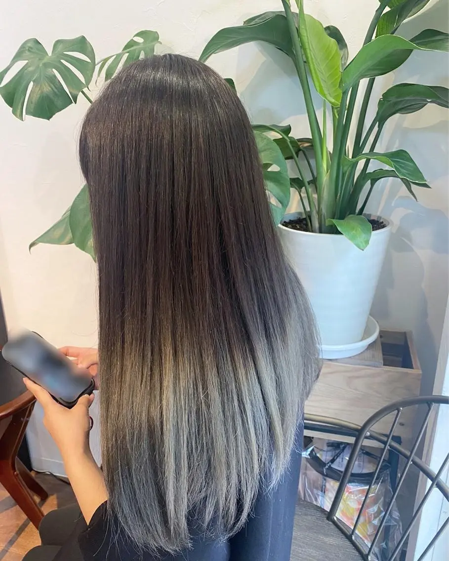 ロング カラー グラデーションカラー カット ヘアカラー pep natsumiのヘアスタイル