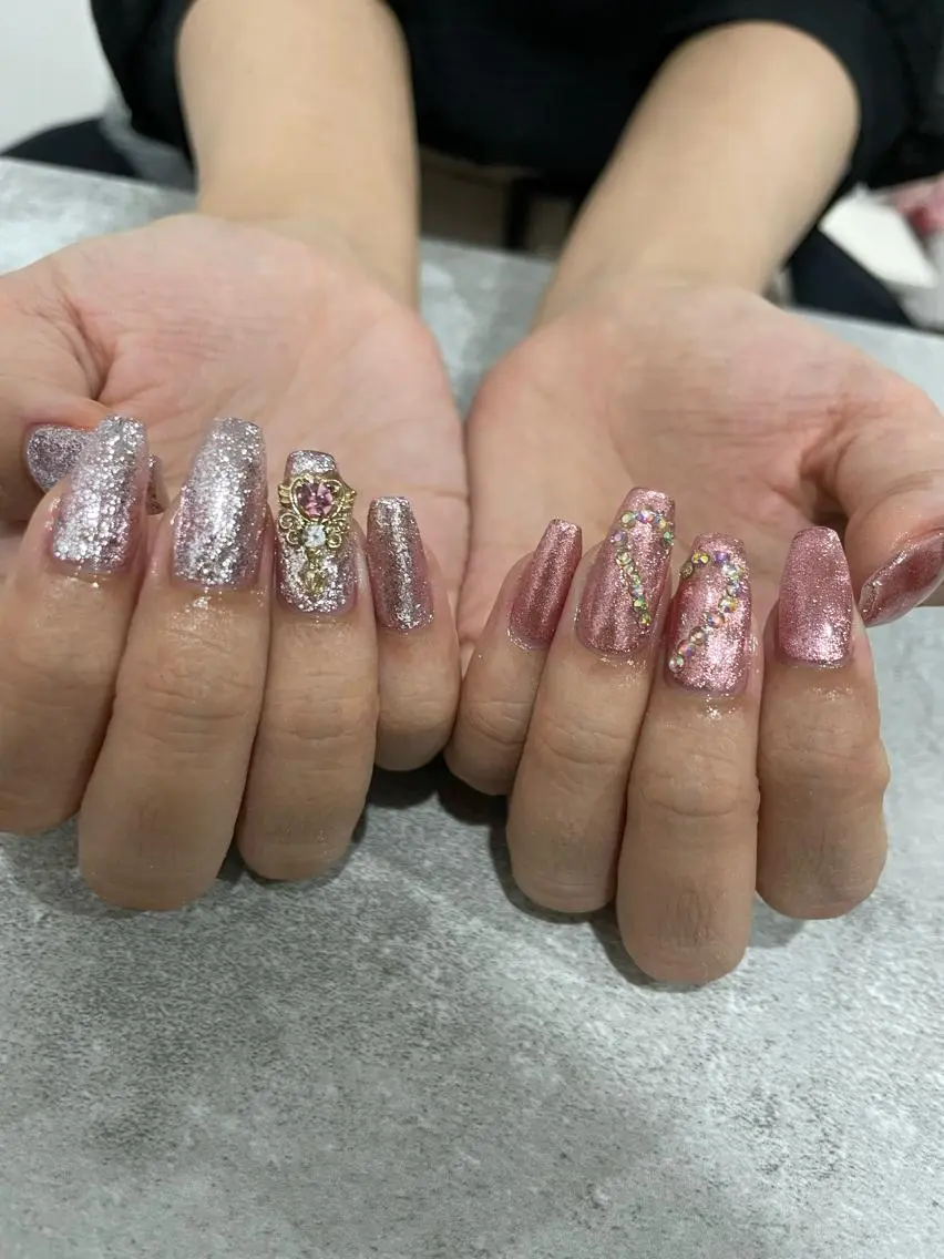 ネイル 持ち込み Raviliss ♡のネイルデザイン