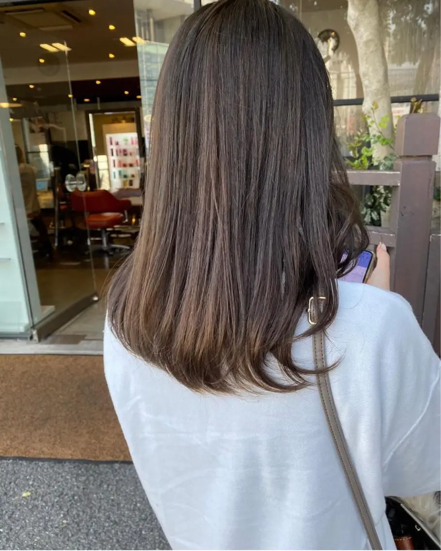 セミロング カラー アッシュ アッシュグレー アッシュグレージュ 透明感カラー グレージュ カット ヘアカラー トリートメント デザインカラー🌈 高木リョウのヘアスタイル