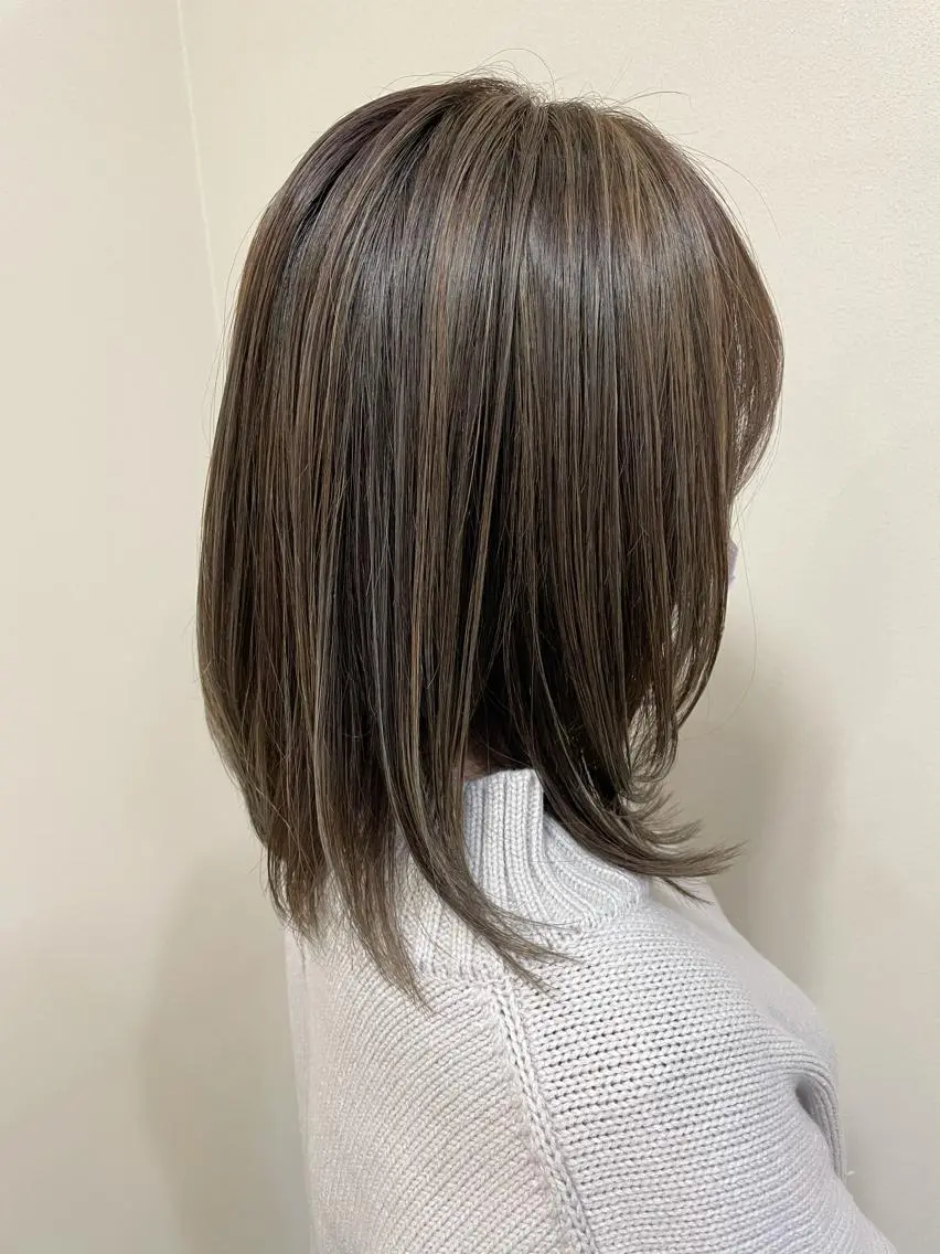 ミディアム カラー アッシュ ベージュカラー ブリーチ ハイライトカラー ハイライト 沢田 瞳のヘアスタイル