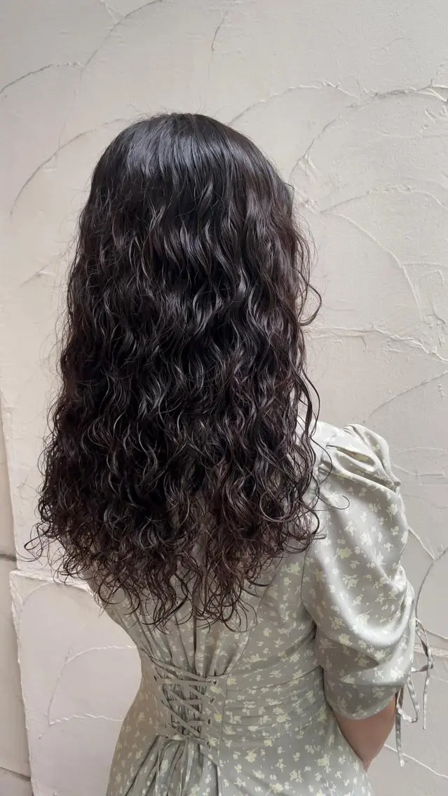 ロング パーマ カット パーマ 大石 陽菜のヘアスタイル