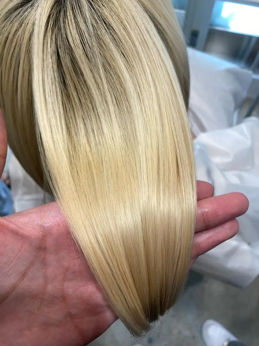 ミディアム 西山 凜のヘアスタイル