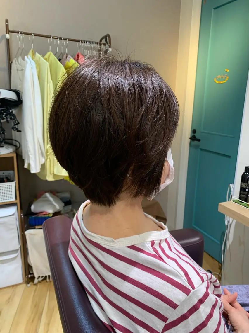 ショート カラー パーマ ヘアアレンジ メンズ キッズ テラコッタ 顔周りカット レイヤーカット ショートヘア ストレートパーマ 白髪世代特化 🌿飯塚京橋のヘアスタイル